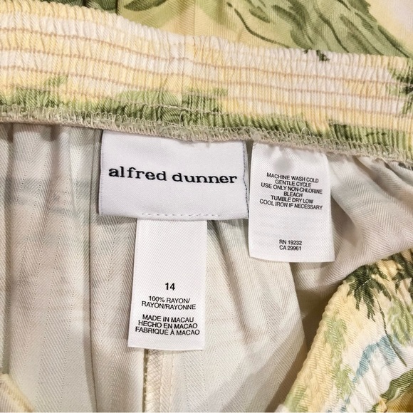 Alfred Dunner Hawaiian Palm Tree Pull On Shorts Green Tan 14 - Picture 5 of 5